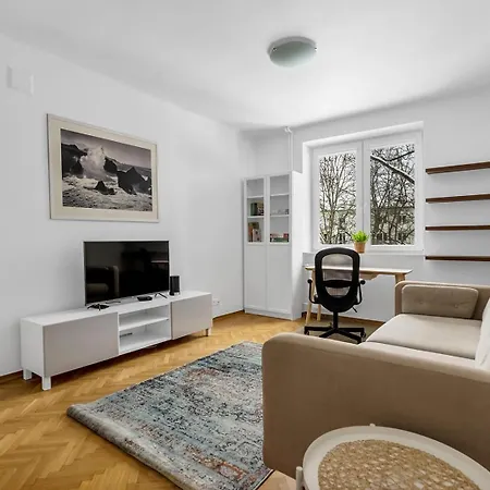 Historic Mokotow N2 - 46m2, Near Metro By Rentujemy Apartment