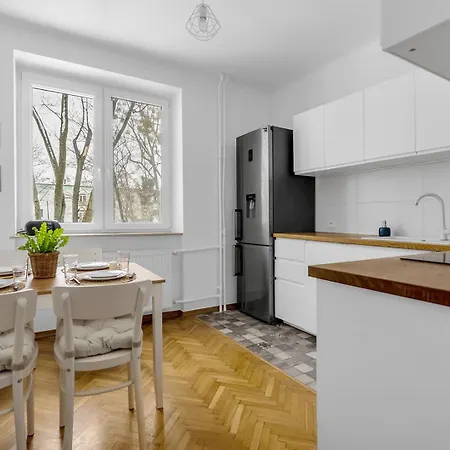 Apartment Historic Mokotow N2 - 46m2, Near Metro By Rentujemy *