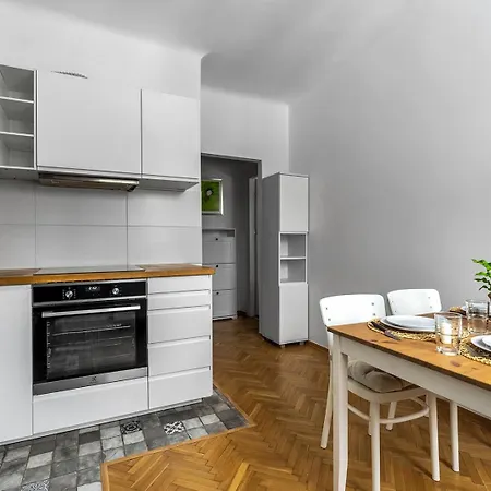 Historic Mokotow N2 - 46m2, Near Metro By Rentujemy Apartment