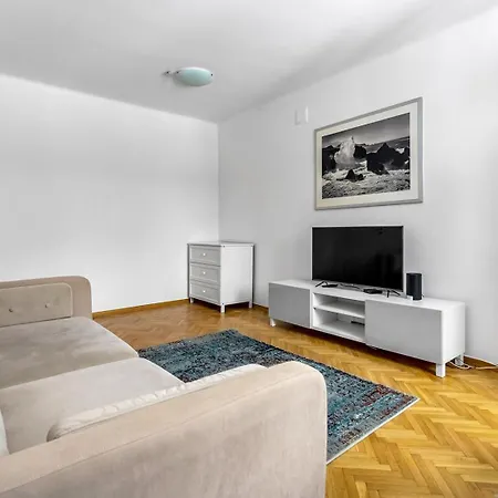 Apartment Historic Mokotow N2 - 46m2, Near Metro By Rentujemy Warsaw